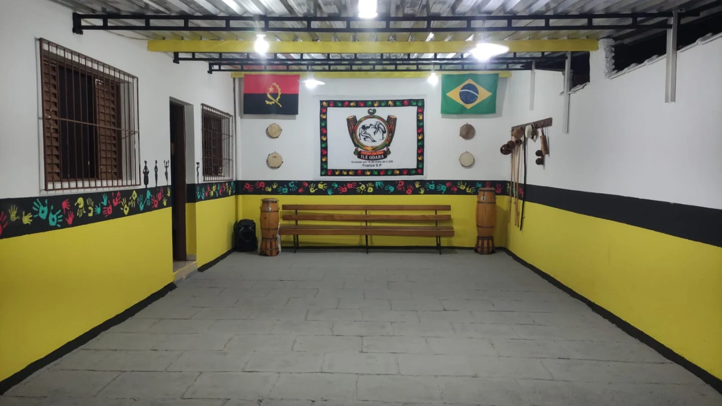 Espaço de aulas de capoeira do Centro Cultural Ilê Odara